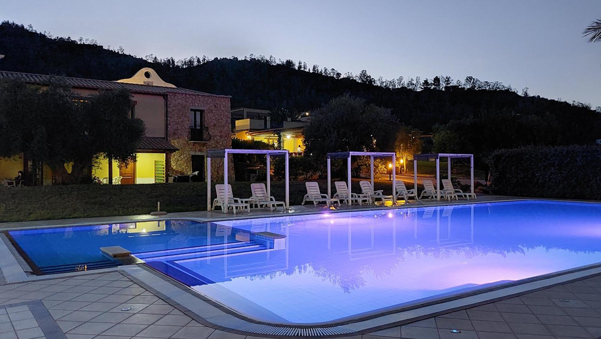 Hotel Cardedu Exterior photo